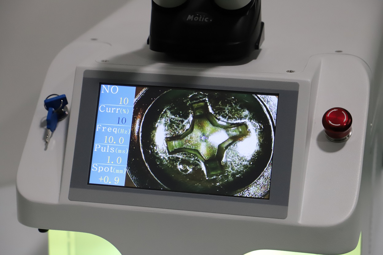 صورة لحام المجوهرات المصغرة صورة عرض خارجي