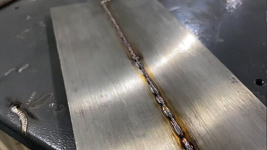 تأثير اللحام من الفولاذ المقاوم للصدأ 8 مم (الجانب العكسي)